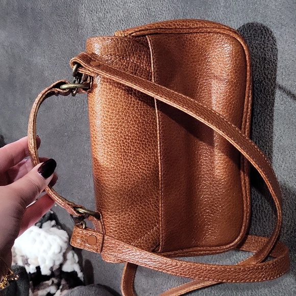 Perry Ellis Portfolio Purse - Picture 8 of 9